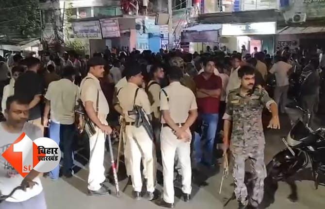 प्रसव के दौरान महिला की मौत: गुस्साए परिजनों ने किया सड़क जाम, डॉक्टर पर इलाज में लापरवाही का आरोप