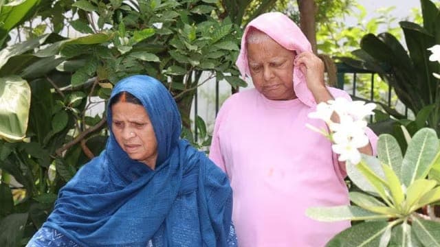 Bihar News: राबड़ी देवी खाली करेंगी 10 सर्कुलर रोड आवास, लालू यादव के लिए नए बंगले में लगेगा रैंप और लिफ्ट
