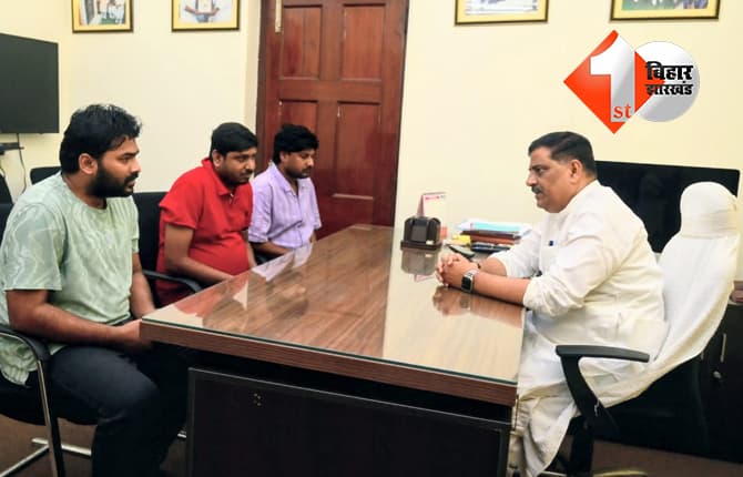 भाई की मौत के बाद न्याय की तलाश में संजय झा से मिलने पहुंचे रौशन आनंद, निष्पक्ष जांच की उठाई मांग
