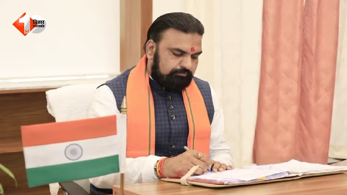 Bihar Cabinet Decision: बिहार सरकार ने सरकारी कर्मचारियों और पेंशनरों का DA 2% बढ़ाया, कैबिनेट में मंजूरी