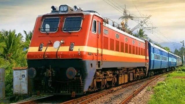 Bihar News: पटना-पूर्णिया स्पेशल ट्रेन 16 नवंबर तक चलेगी, दुर्गा पूजा-दिवाली-छठ में यात्रियों को बड़ी राहत